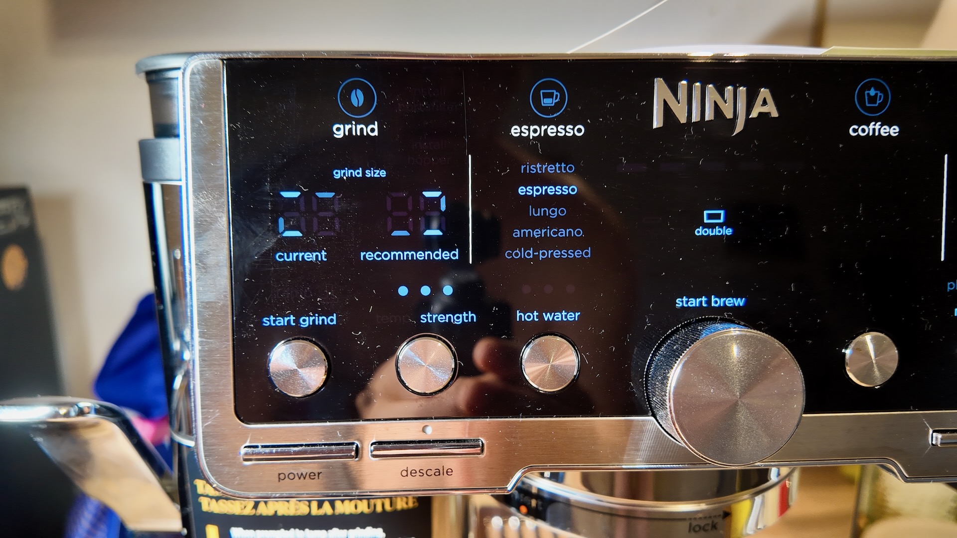 Auto taring of the portafilter on the Ninja Luxe Cafe Pro ES701