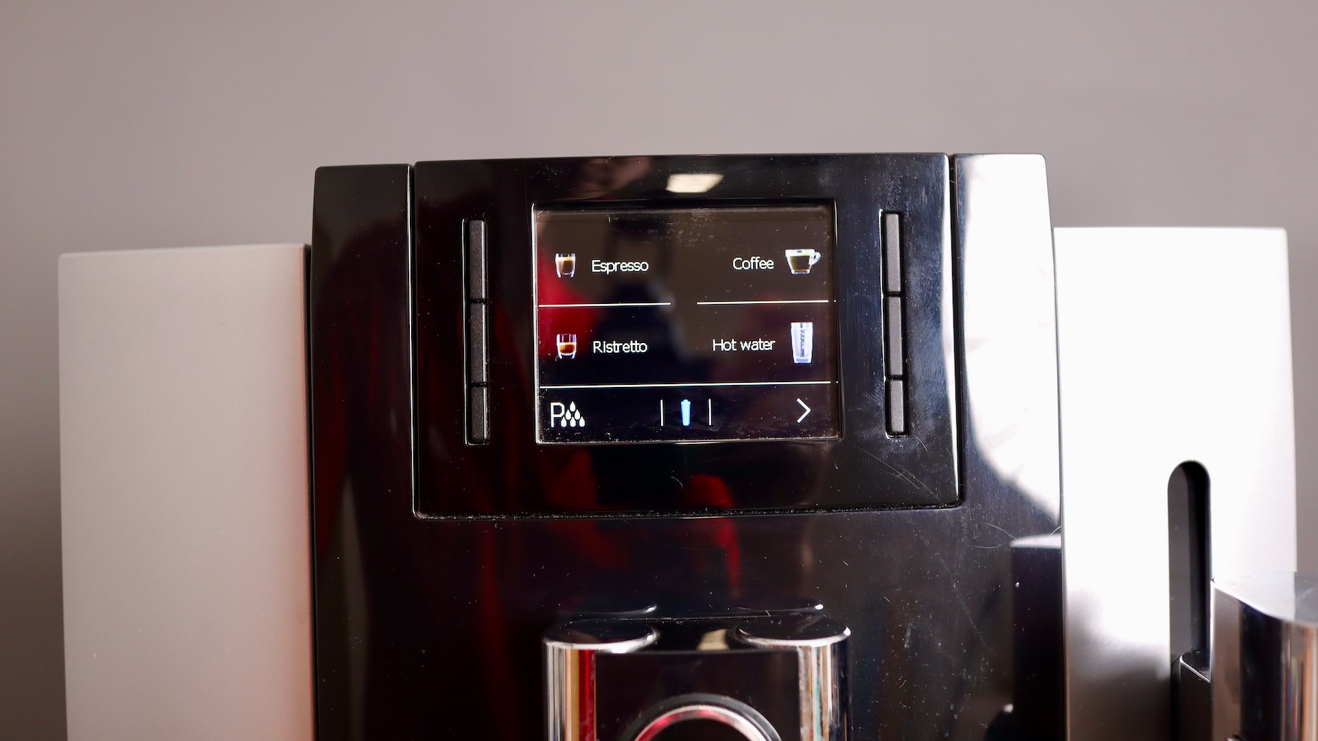 HMI display on the Jura E8 espresso machine