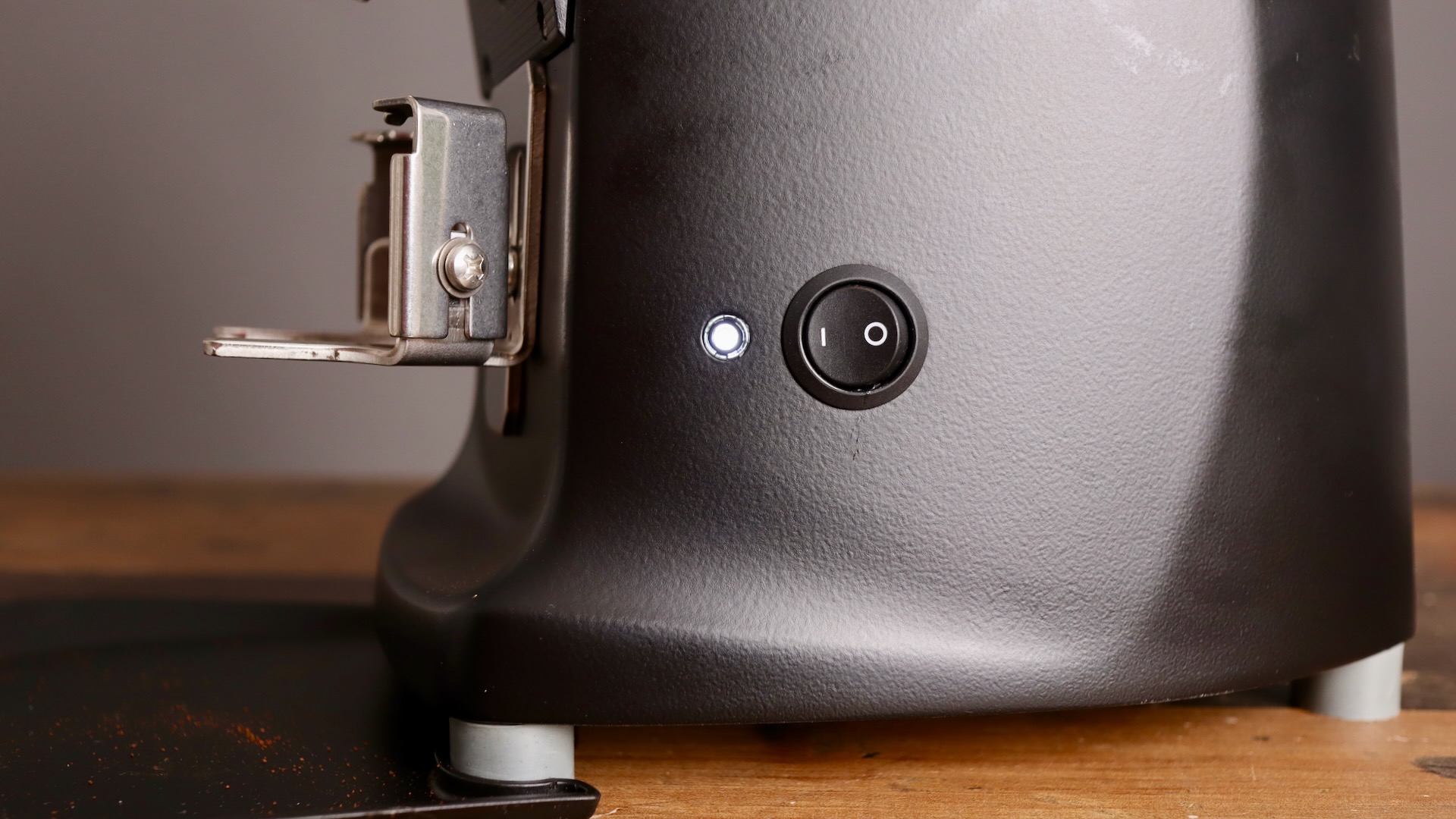 Meaty on off toggle switch on the Mazzer Mini