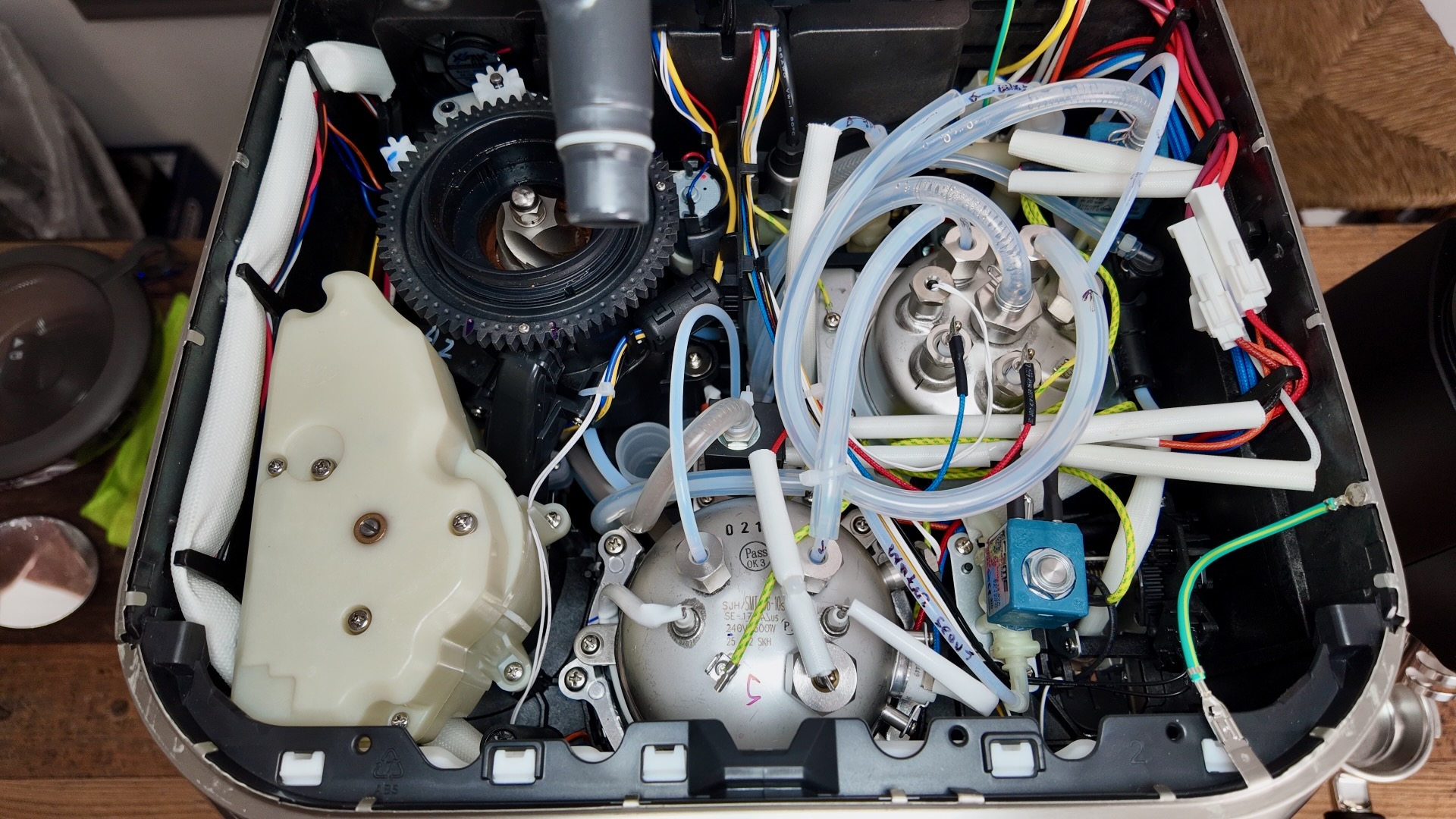 Inside look of the Oracle Dual Boiler