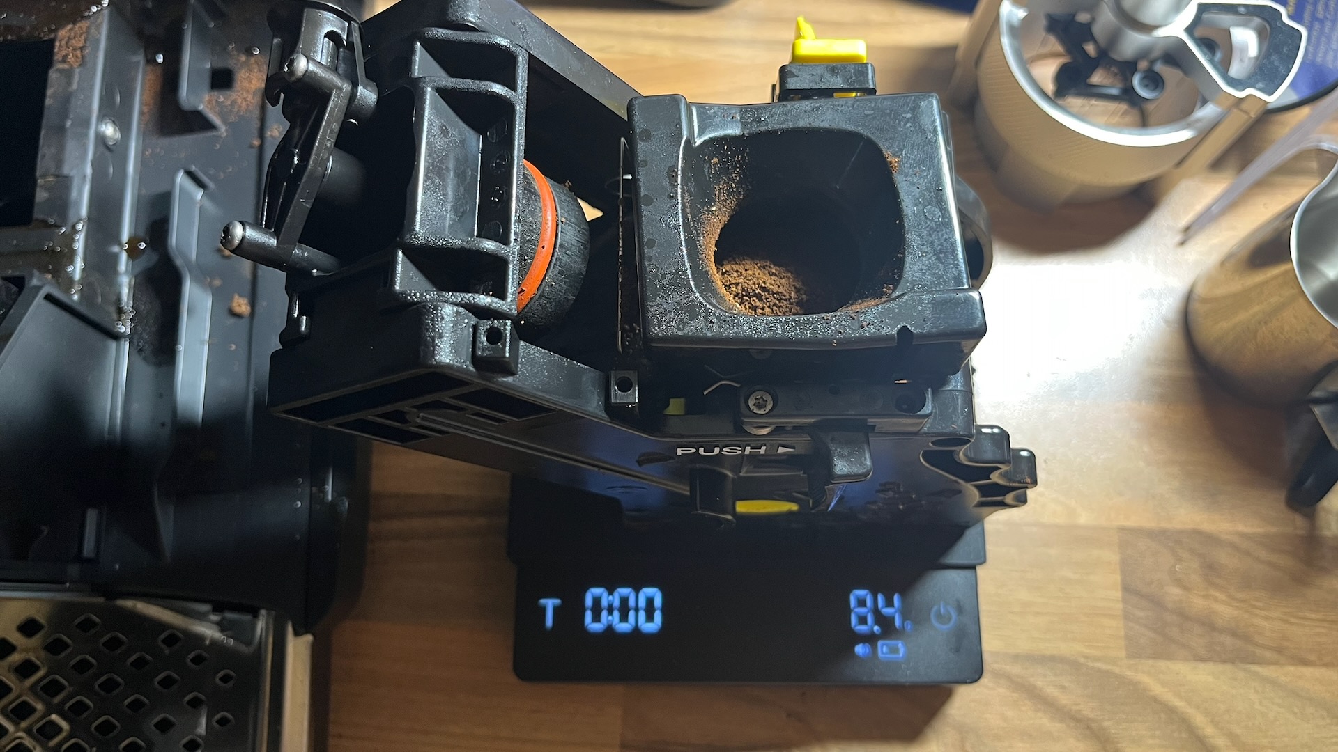 Only 8.4 grams maximum of coffee beans for the Philips 300