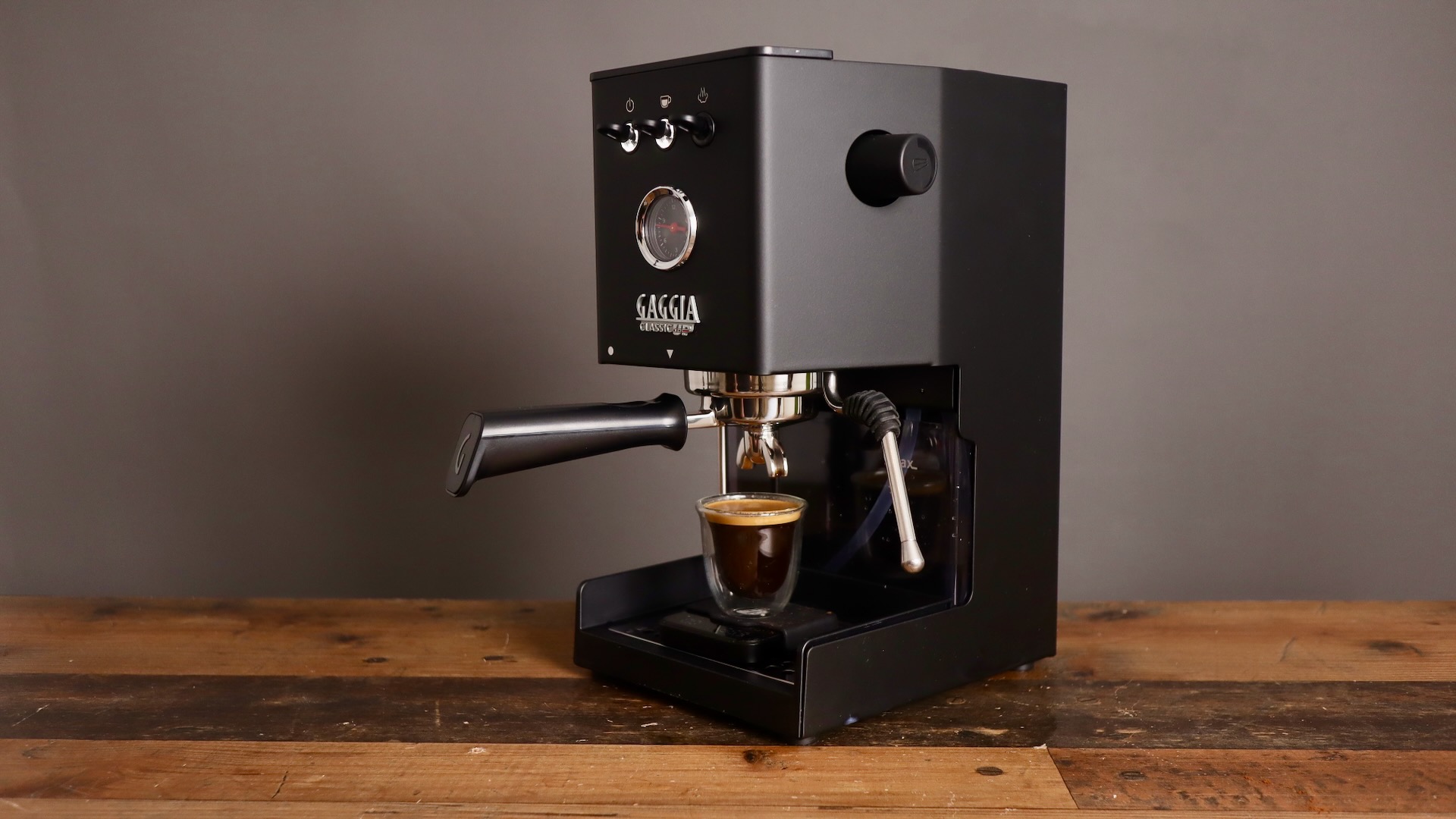 Right isometric view of Gaggia Classic Up