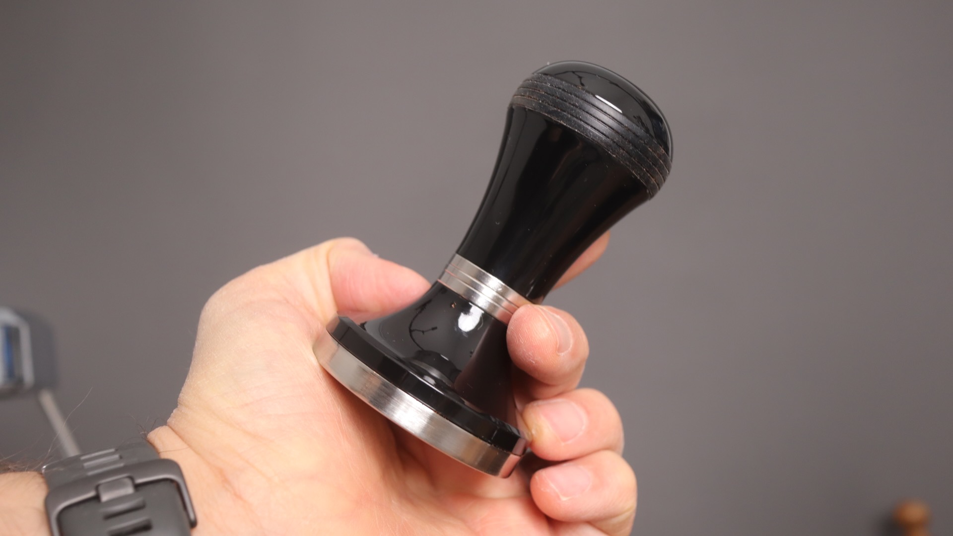 Plastic handled and stainless based tamper of the Gemilai Owl