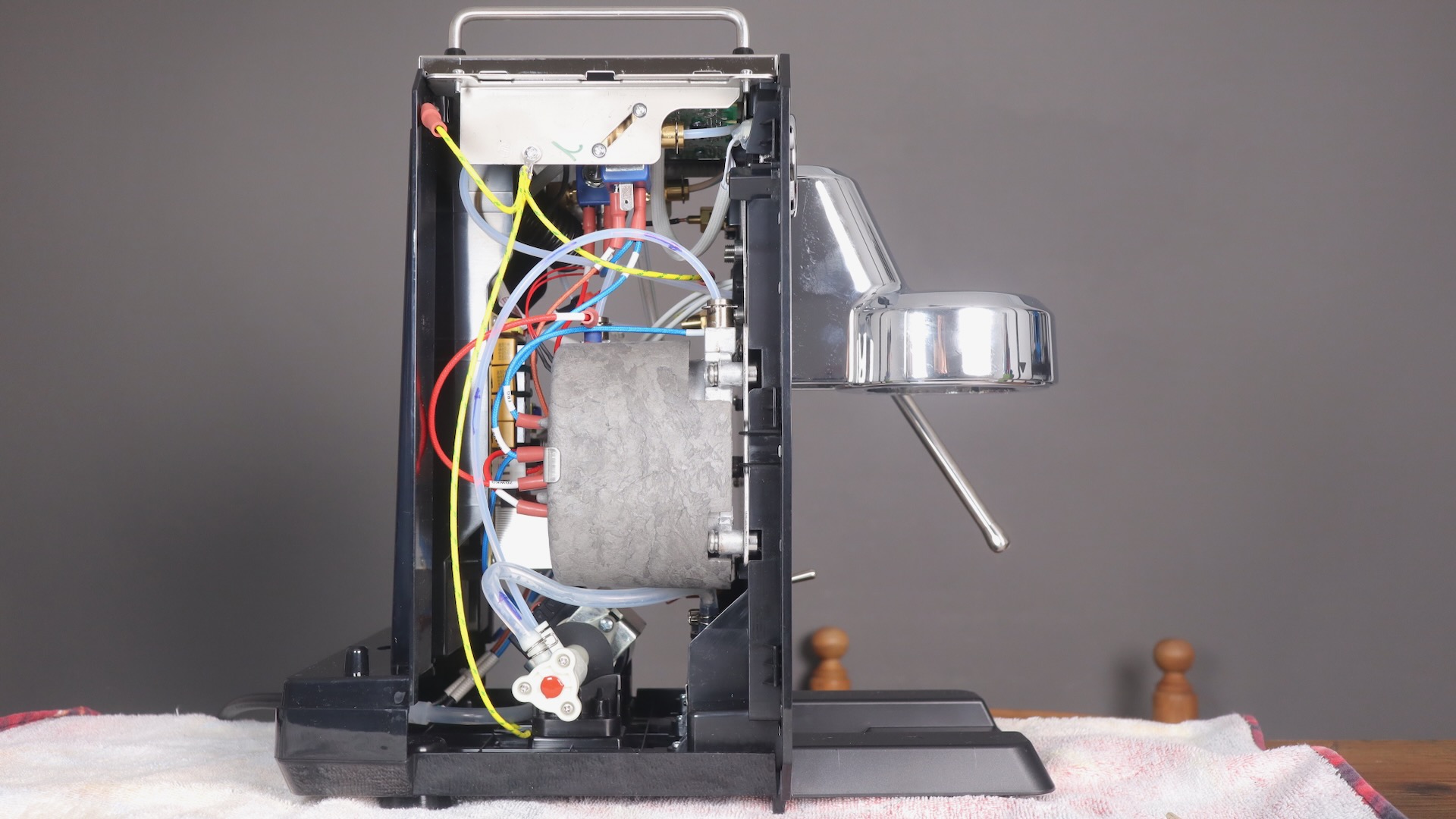 Left side exposed on the Gemilai Owl, showing thermoblock and OVP