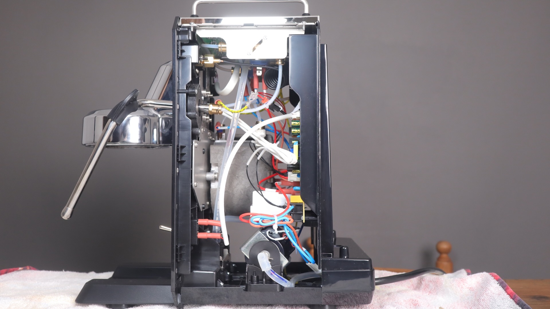 Right side exposed on the Gemilai Owl, showing steam wand and PID connection