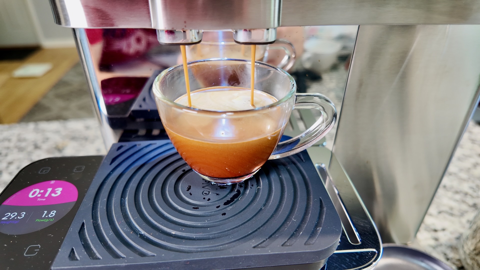 Ziehen eines Schusses mit dem Ninja AutoBarista Pro