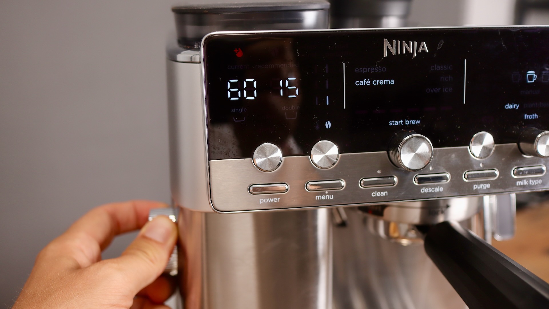 You can choose between 60 grind settings on the Ninja Luxe Cafe Mini!