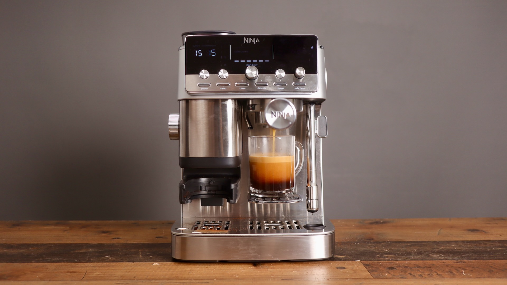 Ninja Luxe Cafe Mini Plus pulling a Caffe Crema