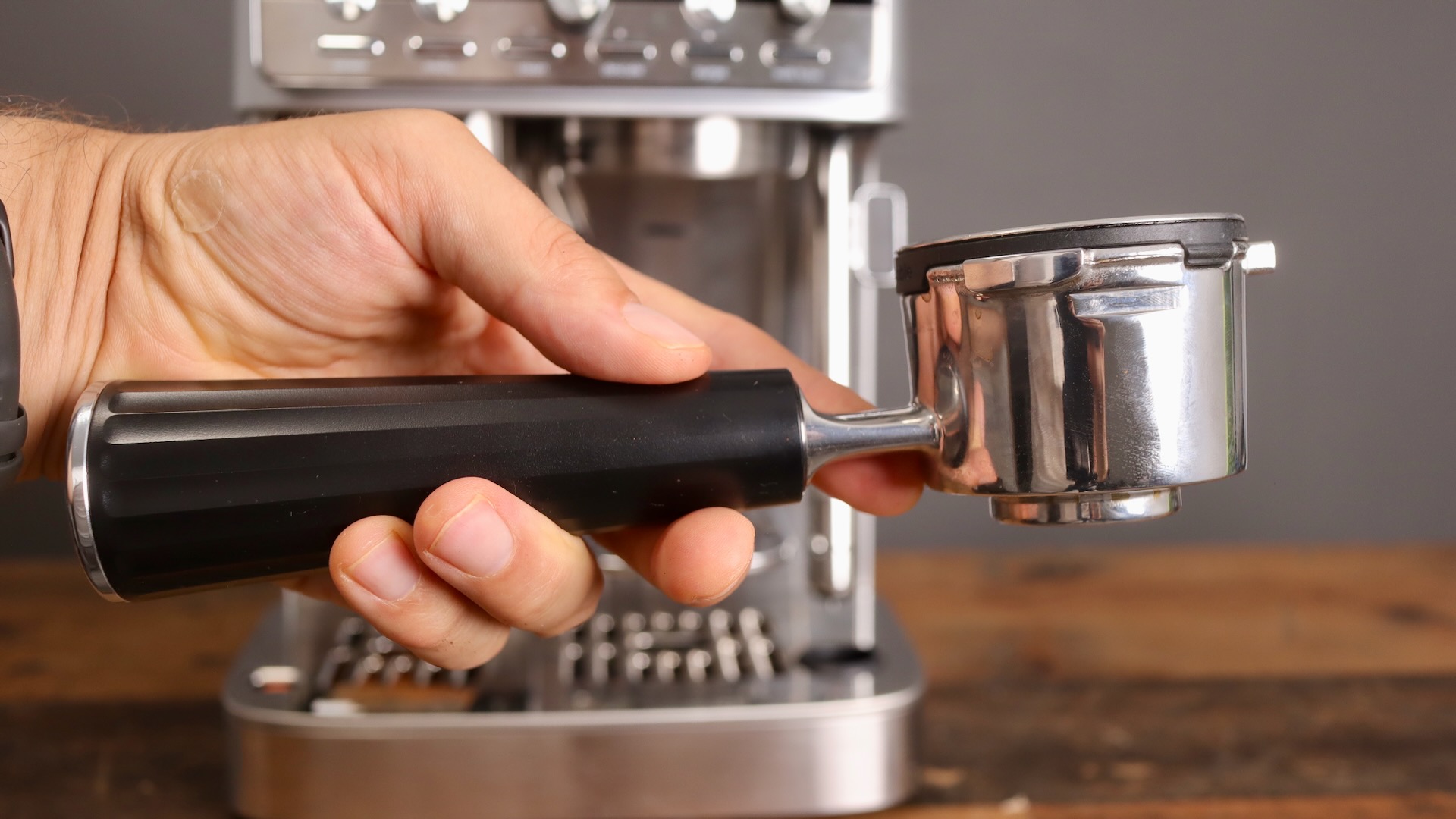 Single holed portafilter on the Ninja Luxe Cafe Mini
